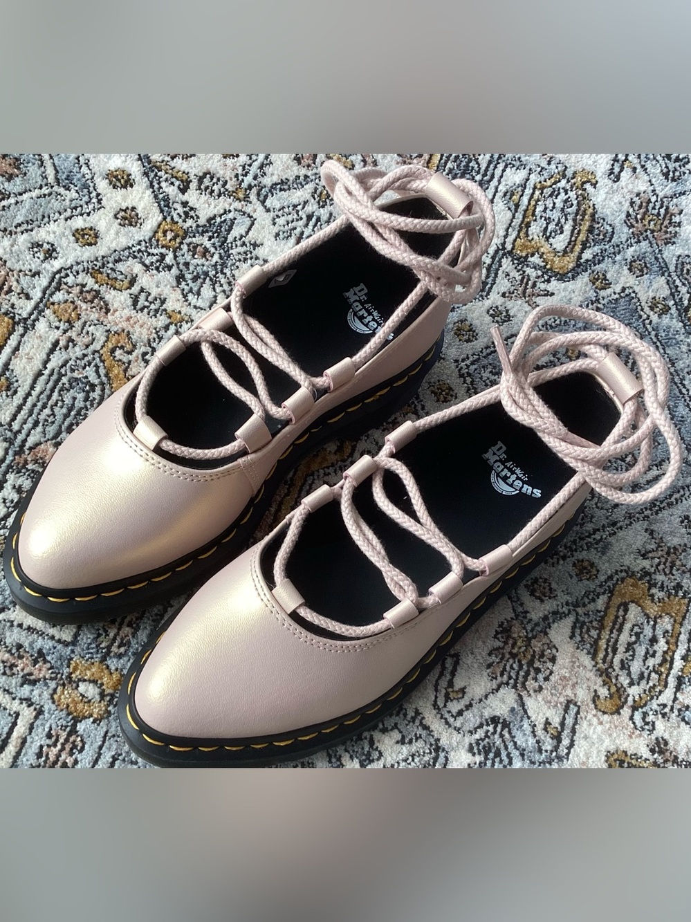 Dr. Martens Womens Elphie II Lace-up flats NWOT